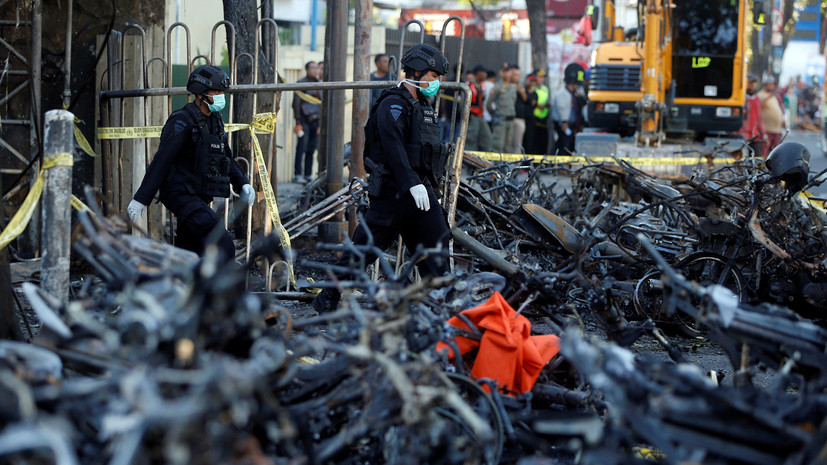 Среди устроивших взрывы в Индонезии смертников были дети 