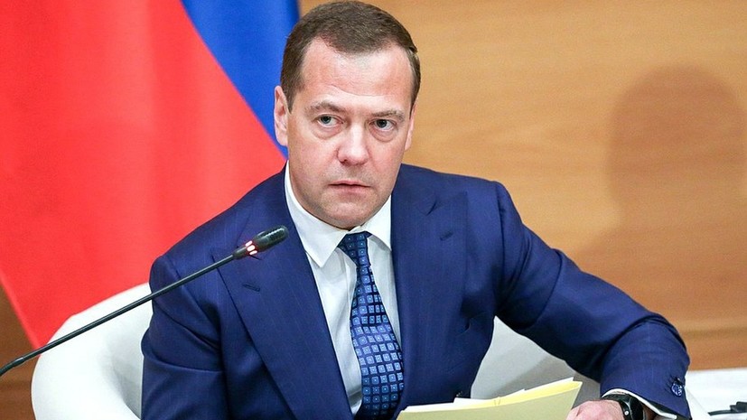 Медведев поблагодарил и. о. вице-премьеров за работу в правительстве