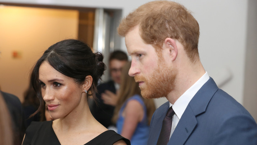СМИ: Почта Великобритании выпустила марки к свадьбе принца Гарри и Меган Маркл