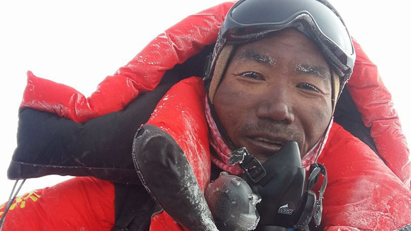 Непальский шерпа установил рекорд по числу восхождений на Эверест