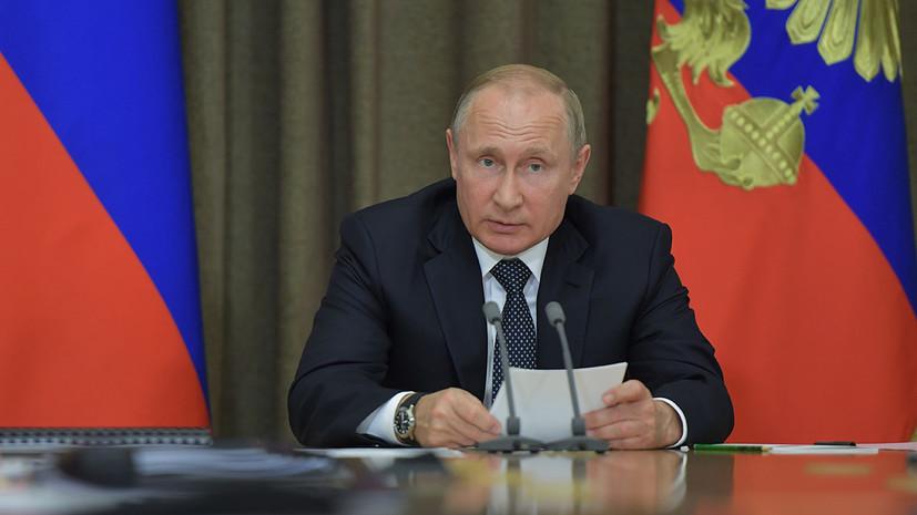 «Ставка на технологический рывок»: какие вопросы обсуждал Путин с военными и оружейниками в Сочи