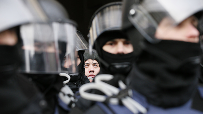В Киеве из торгового центра эвакуировали тысячу человек