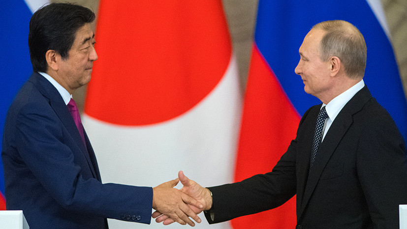 «Особые отношения и персональный подход»: о чём будут говорить Владимир Путин и Синдзо Абэ в Москве