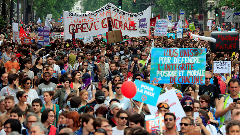 Профсоюз: акции протеста против политики Макрона собрали во Франции 250 тысяч человек