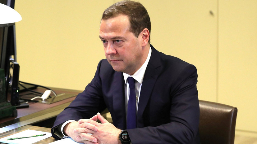 Медведев приедет в Таджикистан и встретится с главами правительств стран СНГ