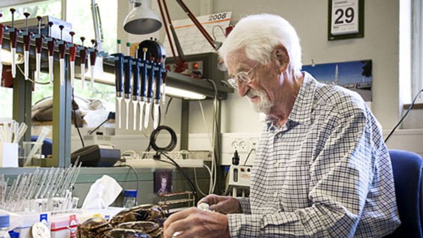 Умер лауреат Нобелевской премии по химии Йенс Скоу