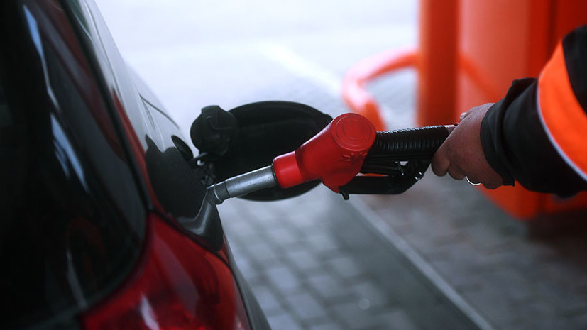 Росстат: производители бензина в России в апреле подняли цены на 13%