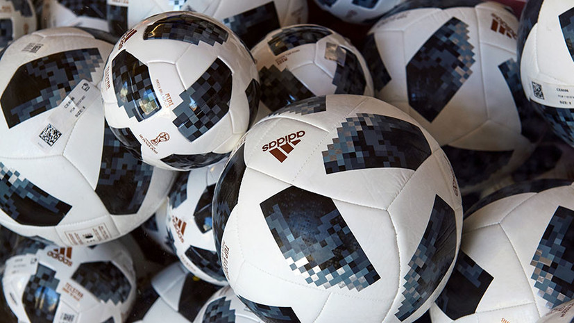 Сборная России по футболу вручила подарки воспитанникам детских домов