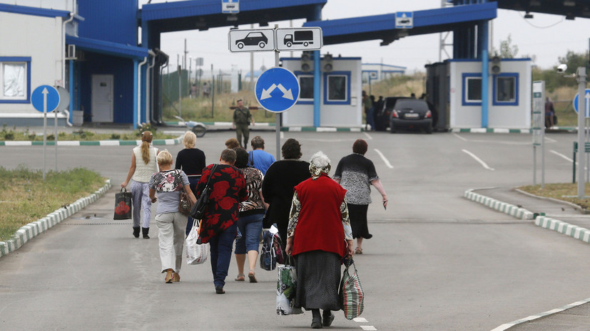 Премьер Украины объяснил миграцию украинцев из страны туризмом