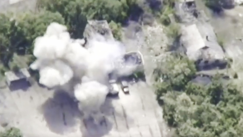 Появилось видео уничтожения военной техники ВСУ под Горловкой