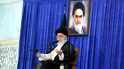 Верховный лидер Ирана аятолла Али Хаменеи

