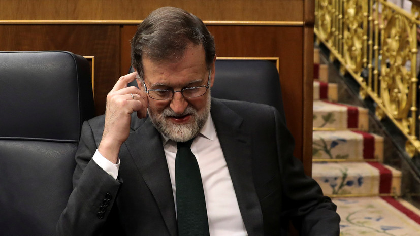 Парламент Испании вынес вотум недоверия правительству Рахоя