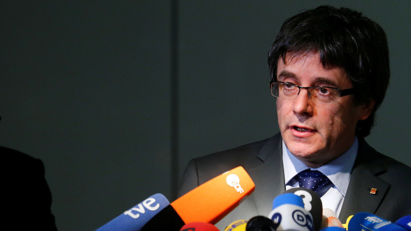 Глава женералитата Каталонии подал в суд на Рахоя