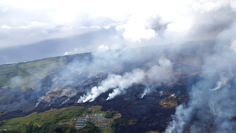 На Гавайях из-за извержения вулкана разрушены почти 90 домов