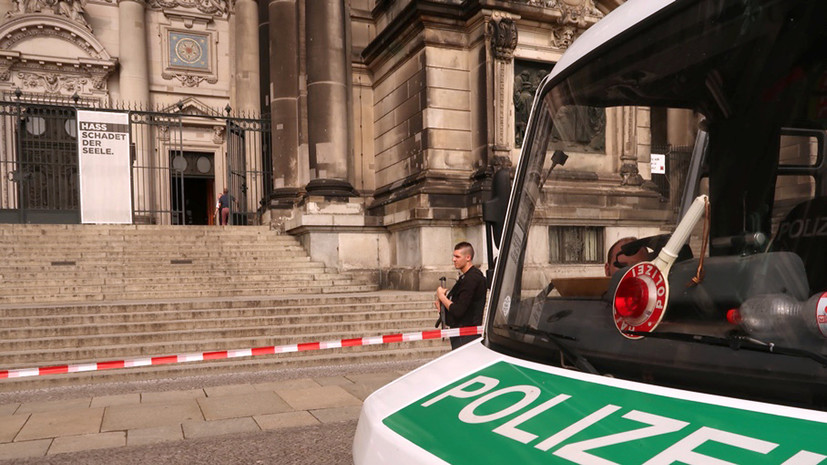 СМИ: Полицейский открыл стрельбу в соборе в Берлине