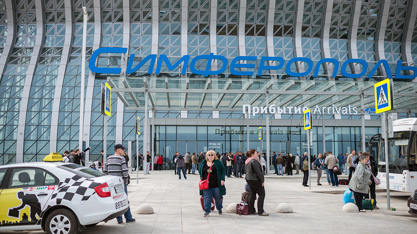 СМИ сообщили о сокращении авиакомпаниями летних рейсов в Крым