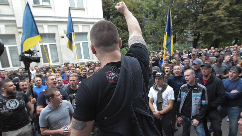 На Украине националисты ворвались в здание Киевского городского совета