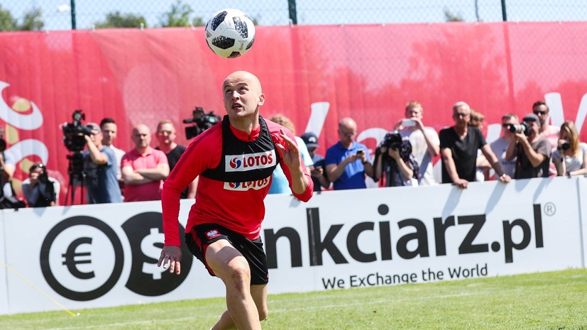 Польский футболист Паздан спас журналистку ударом ноги