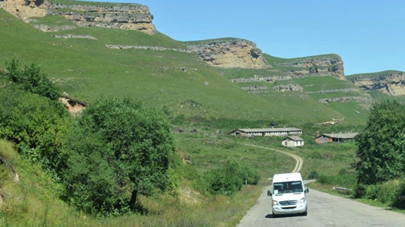 Спасатели эвакуировали более 60 туристов, застрявших в горах Карачаево-Черкесии