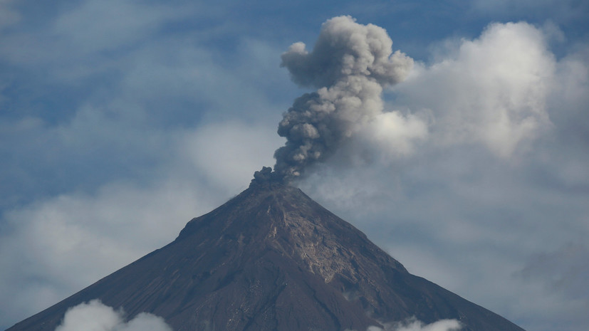 Ставший причиной гибели более 100 человек вулкан вновь активизировался в Гватемале 