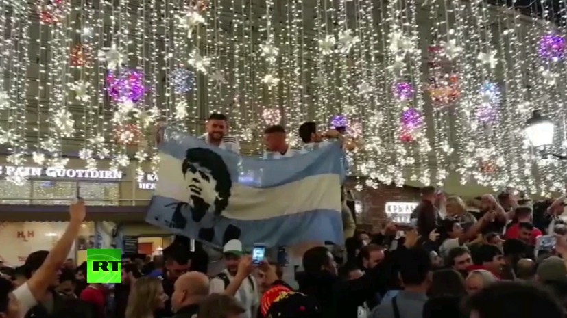 Марокканские болельщики. Футбольные болельщики гиф. Какую песню поют болельщики. Болельщики на пароходе. Болельщики поют.