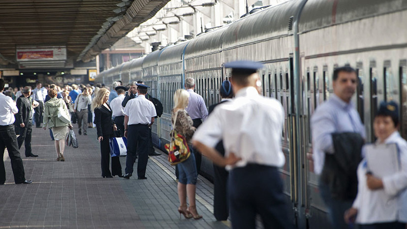 На Ленинградский вокзал Москвы прибыл первый поезд с болельщиками ЧМ-2018