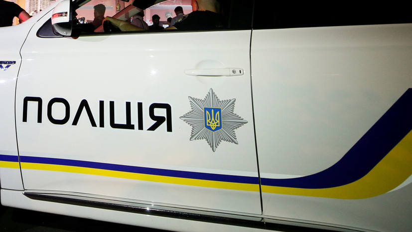 На Украине восемь полицейских пострадали в ходе стычки с протестующими