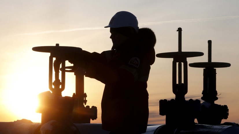 Новак: Россия и Саудовская Аравия предложат ОПЕК+ поднять добычу нефти