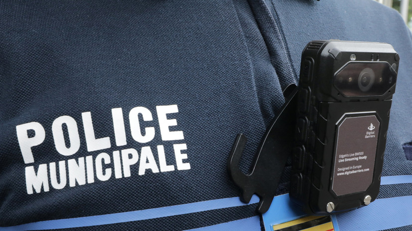 Во Франции женщина напала с ножом на людей