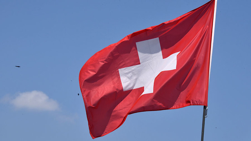 Болельщики сборной Швейцарии приехали в Калининград на тракторе