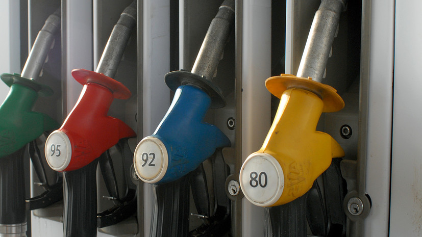 Эксперт прокомментировал слова Сечина о причинах роста цен на бензин в России