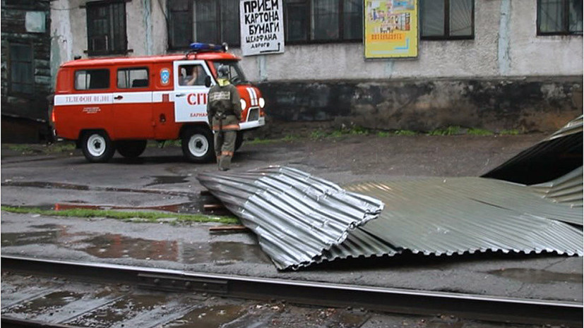 В Барнауле 15 человек пострадали из-за ЧП с плавучим кафе во время урагана