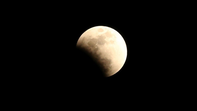 Москвичи увидят полное затмение Луны и Великое противостояние Марса
