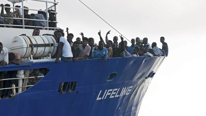 Макрон и Конте заявили, что Франция и Италия примут часть мигрантов с судна «Лайфлайн»