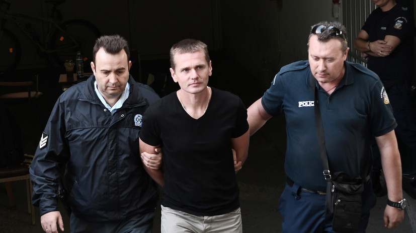 Франция объявила в розыск задержанного в Греции россиянина Винника