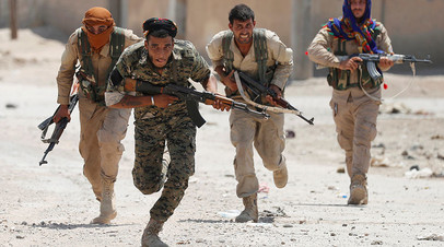  Бойцы курдских Отрядов народной самообороны (YPG) © Reuters