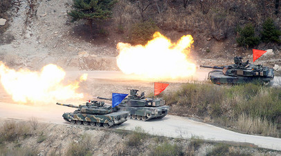 Южнокорейские танки K1A1 и американские танки M1A2 на совместных учениях
