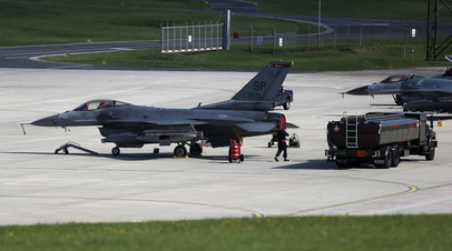 Американские истребители F-16  на авиабазе в ФРГ