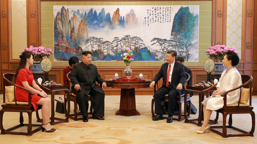 СМИ: Ким Чен Ын попросил Си Цзиньпина ускорить снятие санкций с КНДР