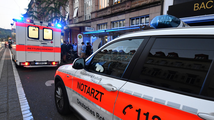 Более 40 человек пострадали при столкновении автобуса с детьми со «скорой помощью» в Германии