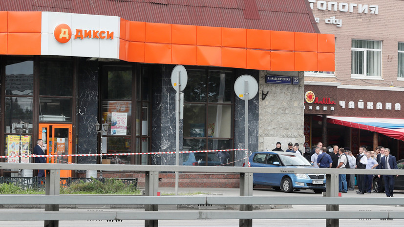 Источник: полиция проверяет сообщения о захвате заложников в магазине на севере Москвы