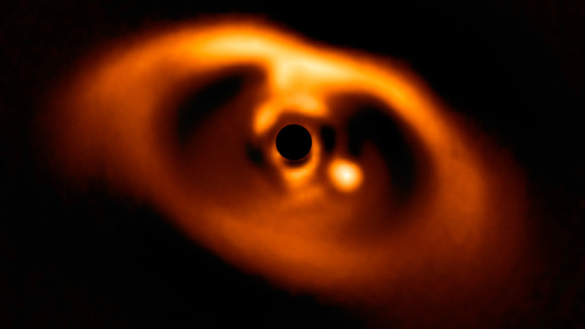Астрономы впервые запечатлели процесс рождения планеты