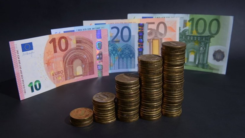 Курс евро превысил 74 рубля