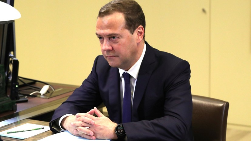 Медведев заявил, что использование программы материнского капитала будет расширено