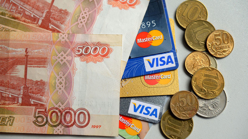 В Госдуме предложили доработать проект об обязательном согласовании денежных переводов на карты
