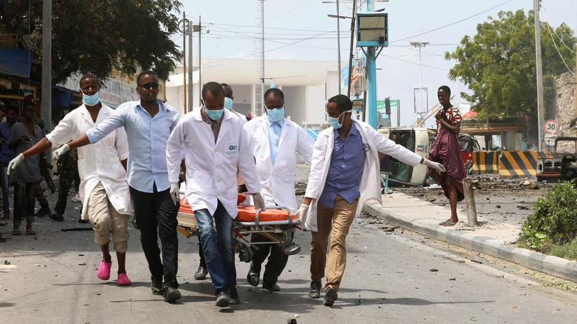 Число погибших в серии взрывов в Сомали возросло до 12
