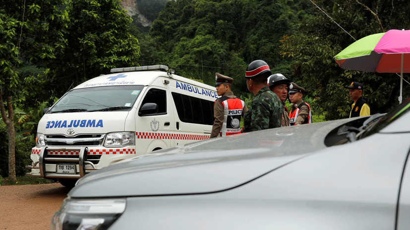 Спасатели получили согласие родителей на эвакуацию детей из пещеры в Таиланде