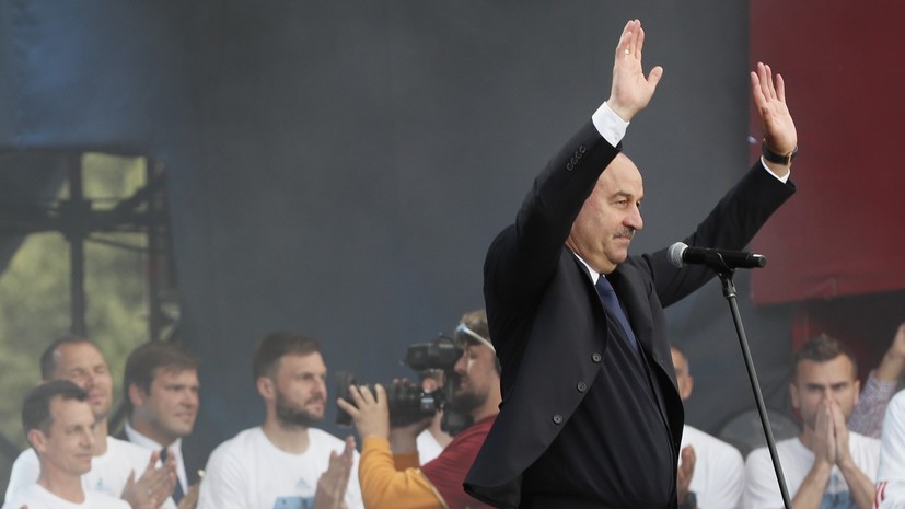 Федун высказался о шансах Черчесова остаться главным тренером сборной России по футболу