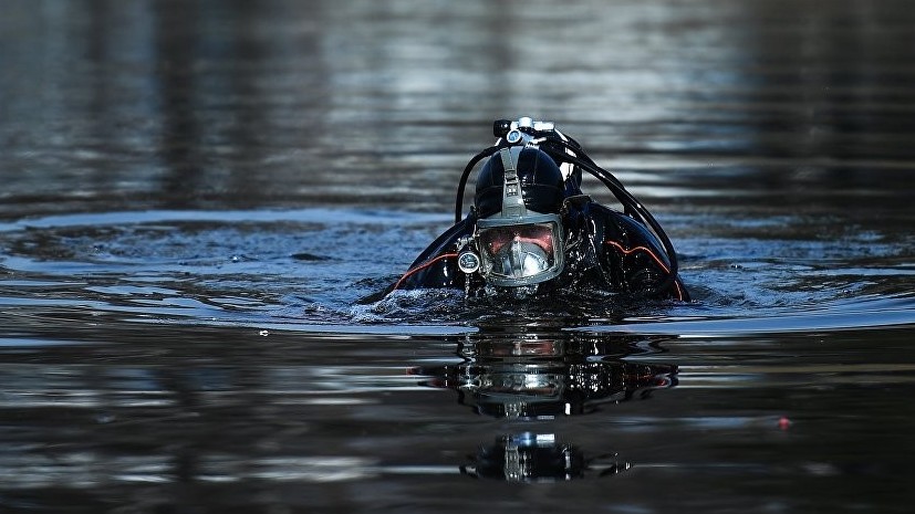 Водолазы Черноморского флота отрабатывают спуски на морские глубины до 60 метров