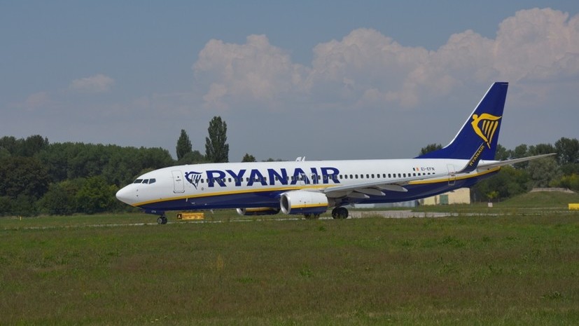 Более 30 пассажиров Ryanair пострадали из-за падения давления в самолёте